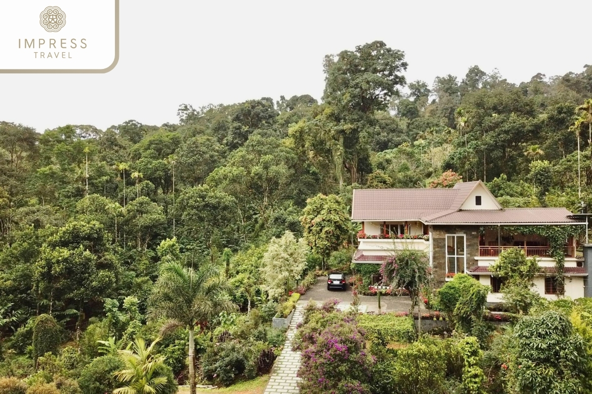 Flower Valley Homestay in Bac Ha Sunday Market