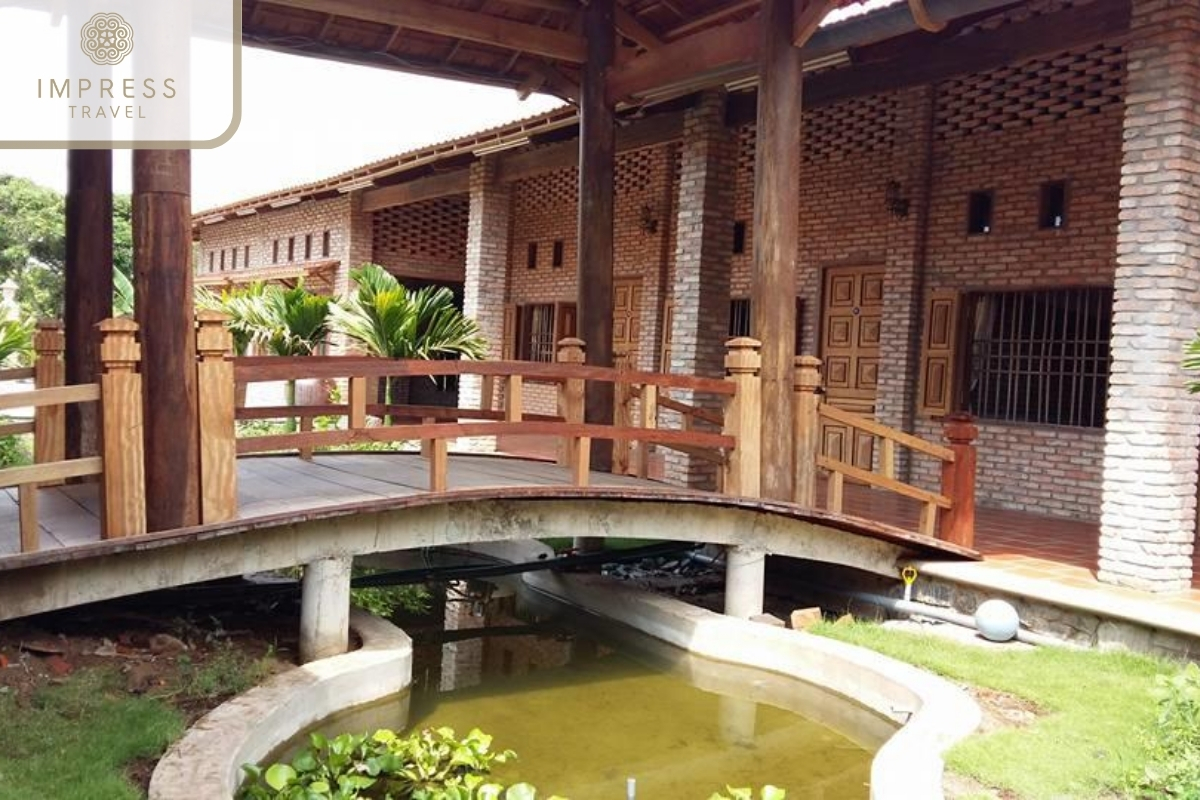 Ut Trinh Homestay of visting Cai Be Floating Market's Vibrance 