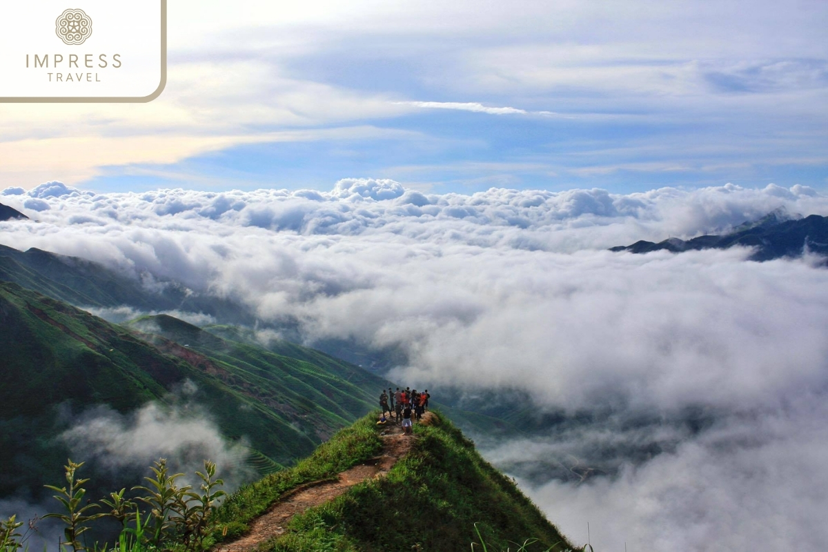 Ta Xua on the tour of Mai Chau, Mu Cang Chai, and Sapa