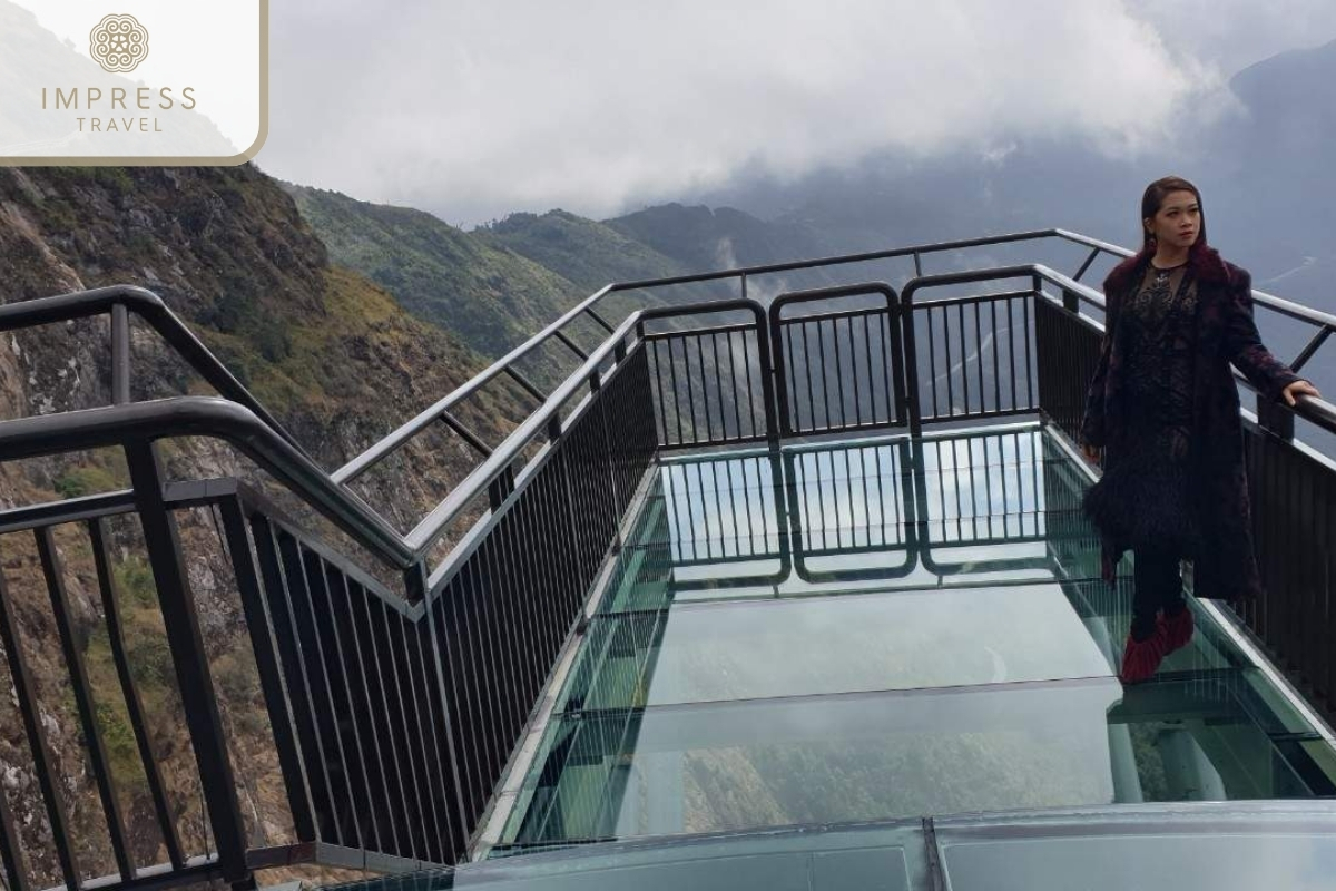 Dragon Cloud Glass Bridge