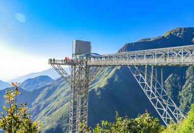 O Quy Glass Bridge