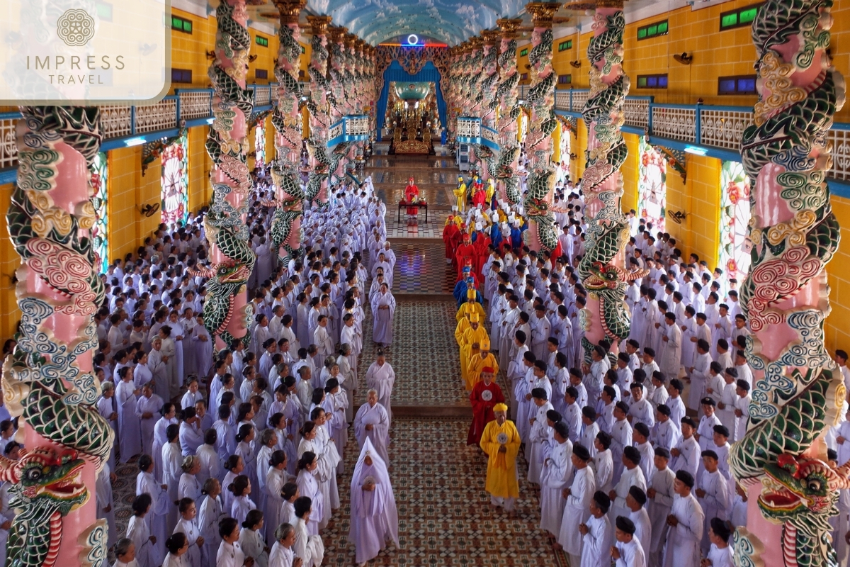 Noon Prayer Ceremony at Cao Dai Temple 