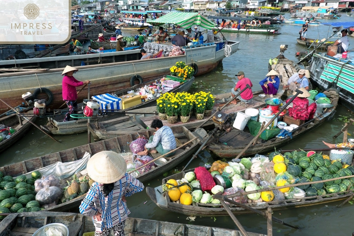 Cai Rang Floating Market in 3-Day Mekong Delta Tour 