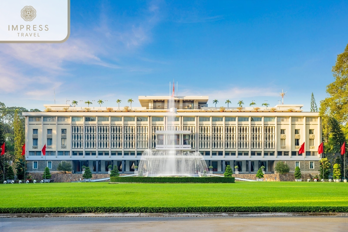 Independence Palace is the Best Tour Locations in Ho Chi Minh City