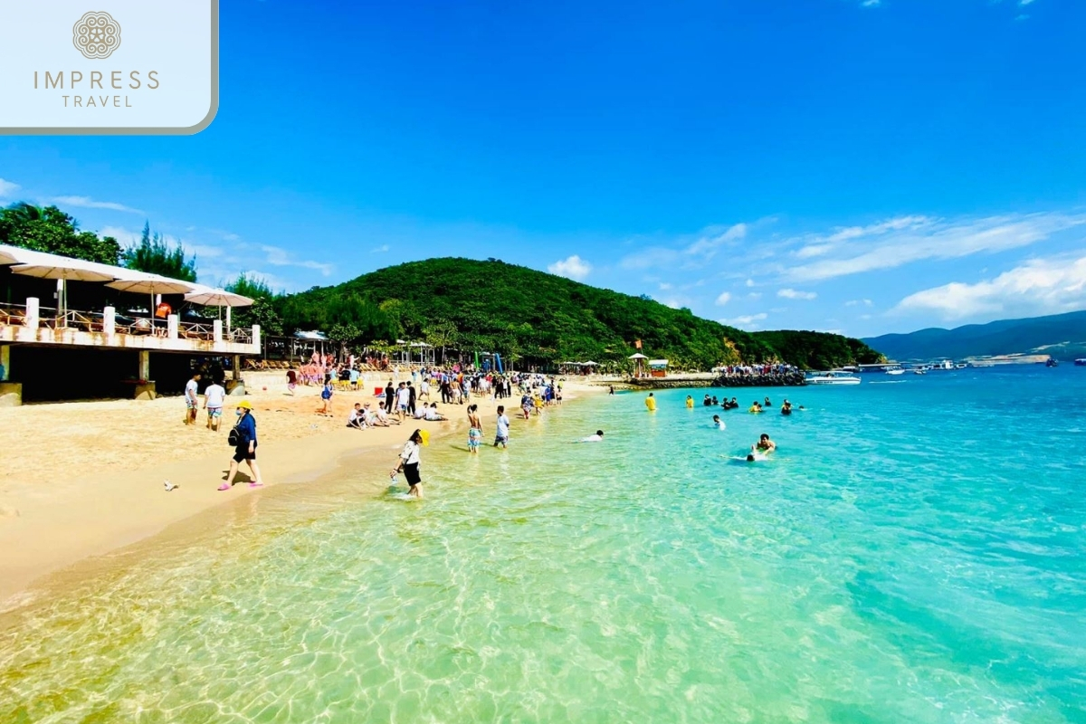 Bai Tranh Beach in Nha Trang Island Tour by Boat