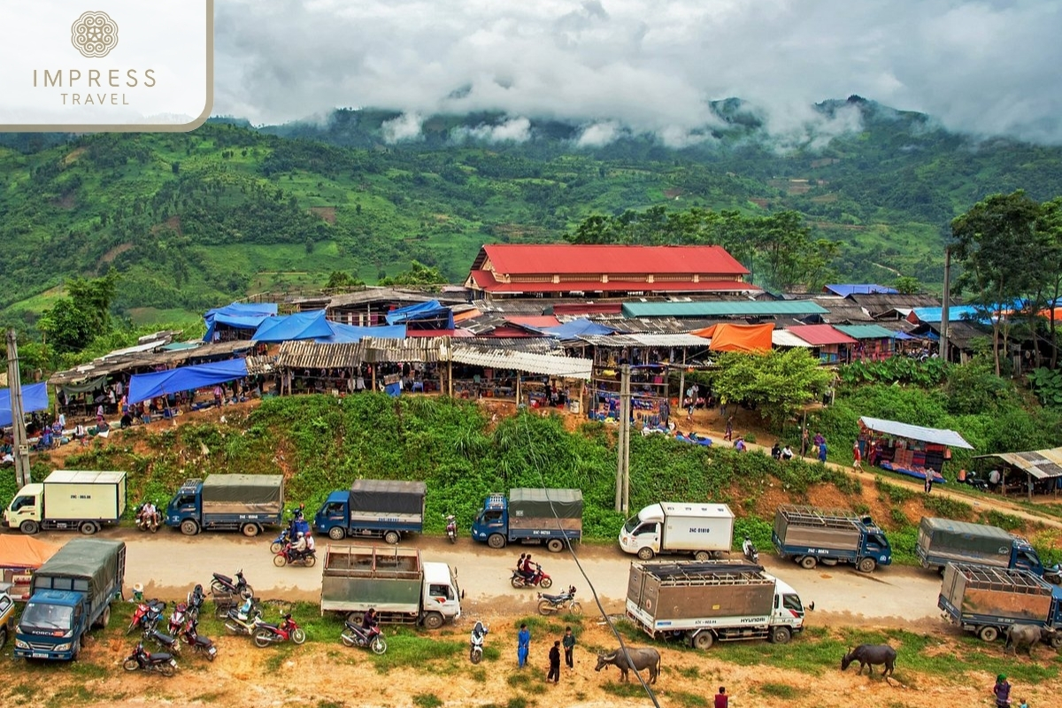 Coc Leu Market in Private Package Tour to Sapa from Noi Bai Airport