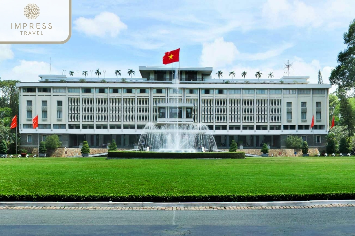 Reunification Palace for a Cu Chi Tunnels Tour by Private Jeep