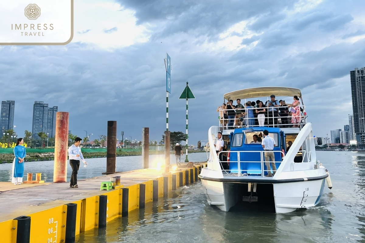 End the journey with a satisfying experience in Luxury Speedboats Tour on the Saigon River