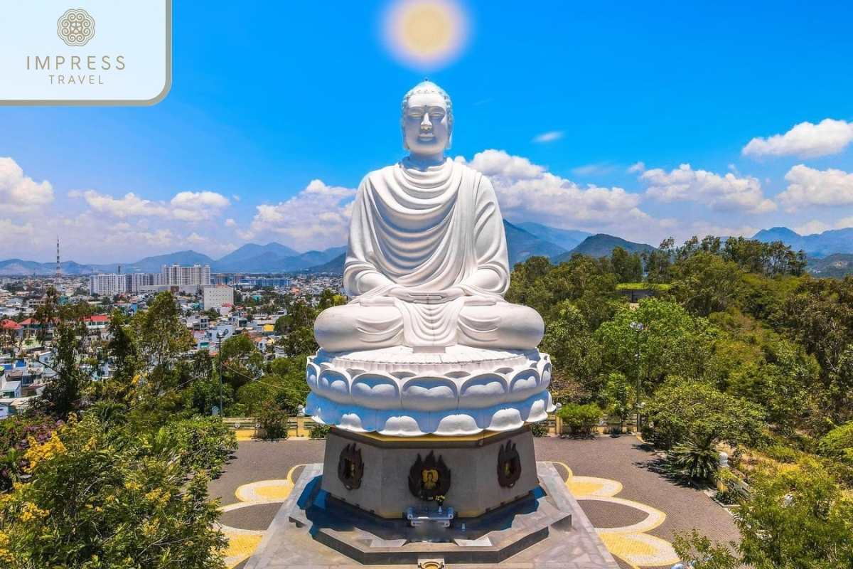 Long Son Pagoda in Nha Trang to Da Lat