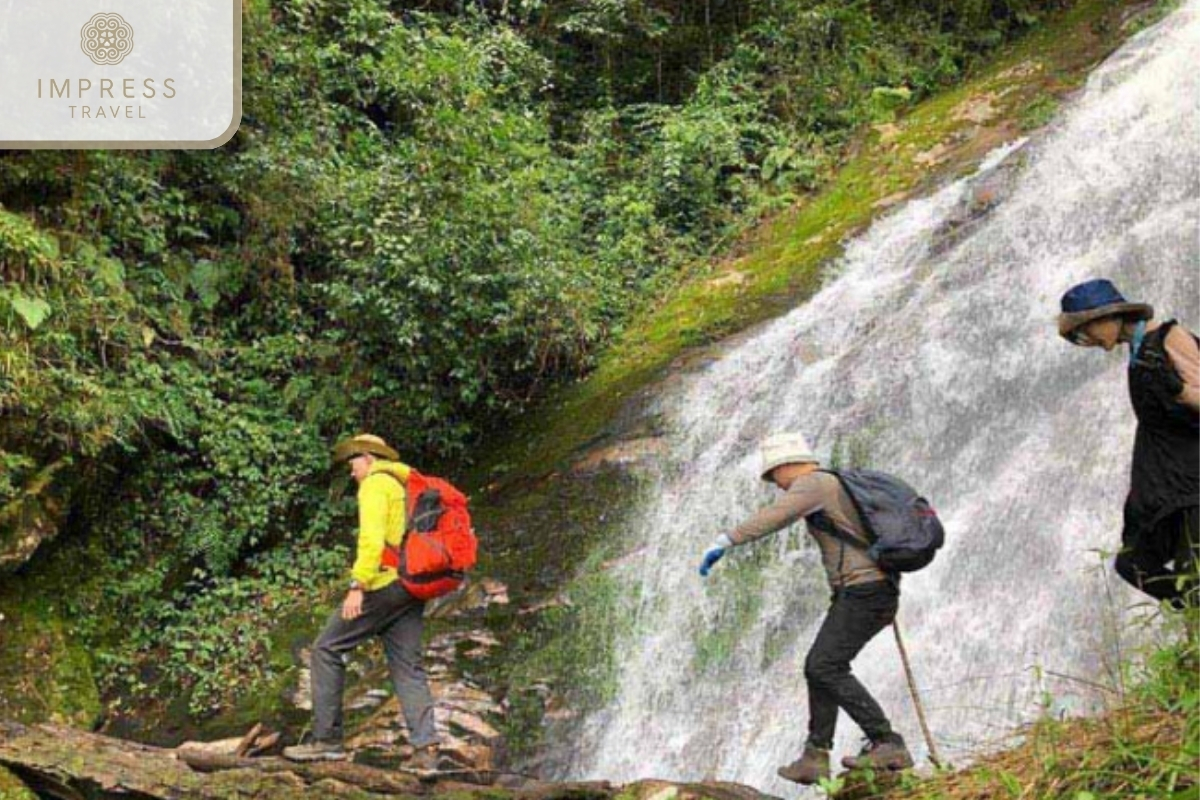 Trekking to the Summit of Lung Cung: Adventure Tours for Exploring Mu Cang Chai