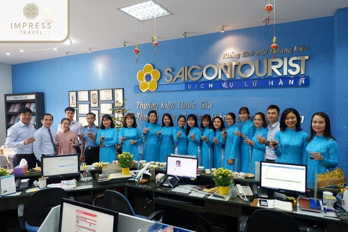 Saigon Tourist in travel agency to organize tours to Mu Cang Chai,