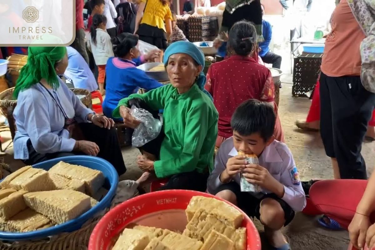 Unique dishes at the market in Muong Hum Market on a Sapa Day 