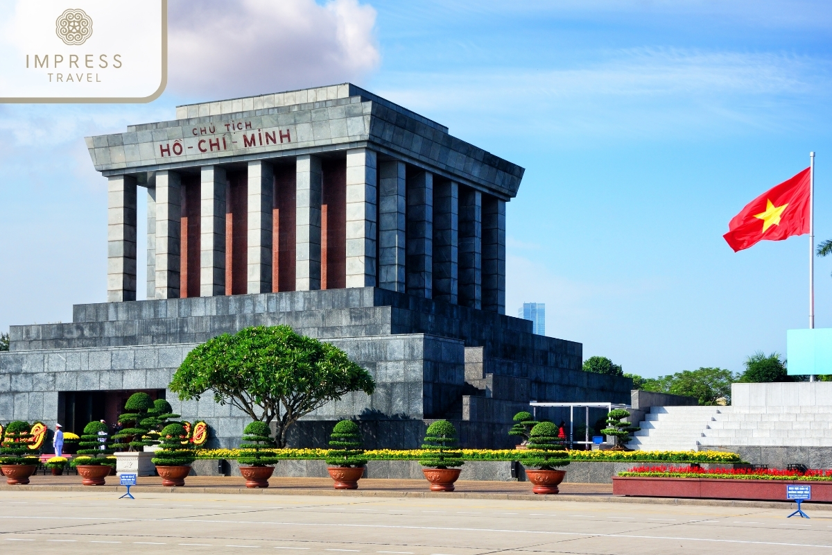 Ho Chi Minh Mausoleum Complex in attractions in Hanoi 