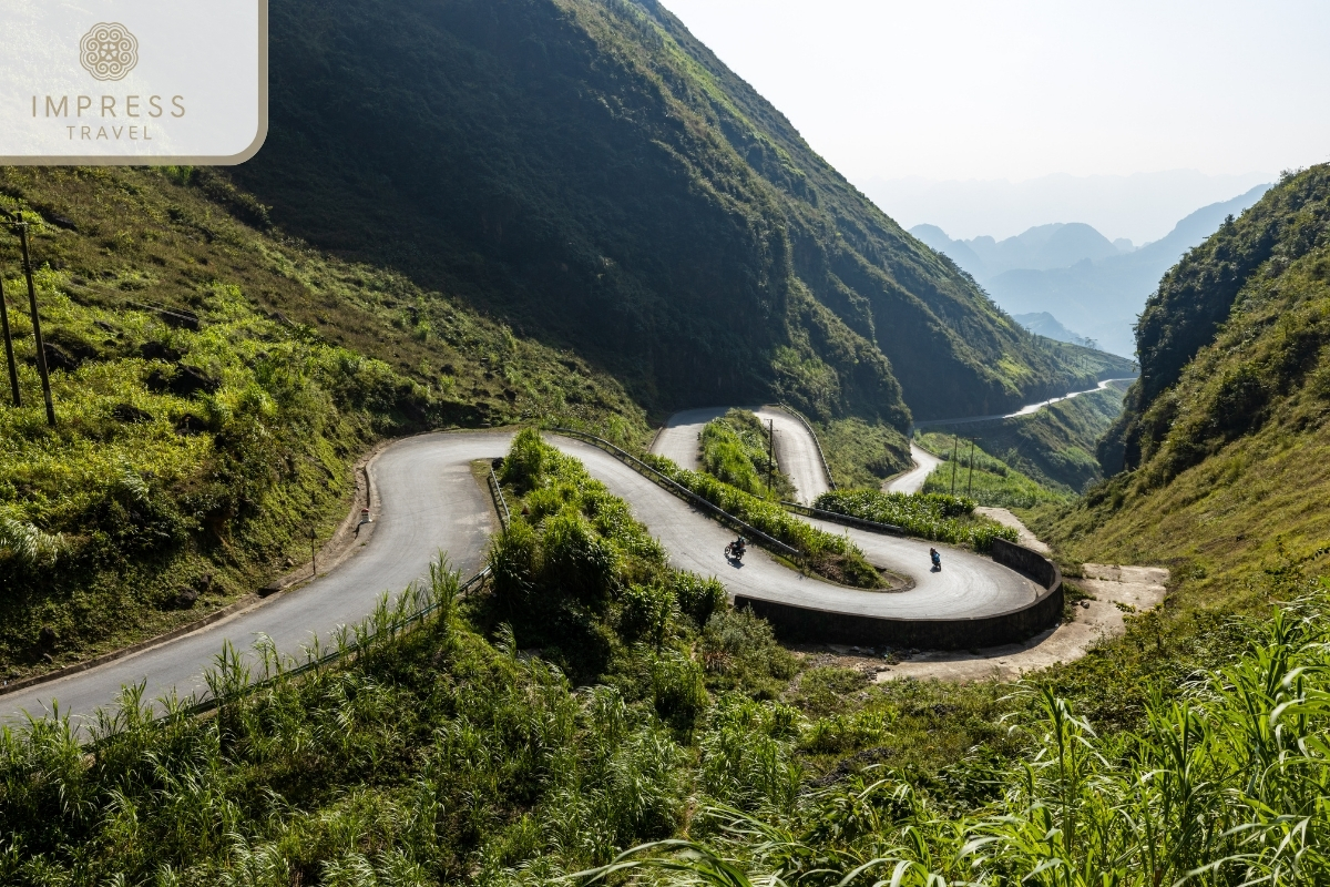 Tham Ma Pass in Ha Giang Loop by Easy Rider