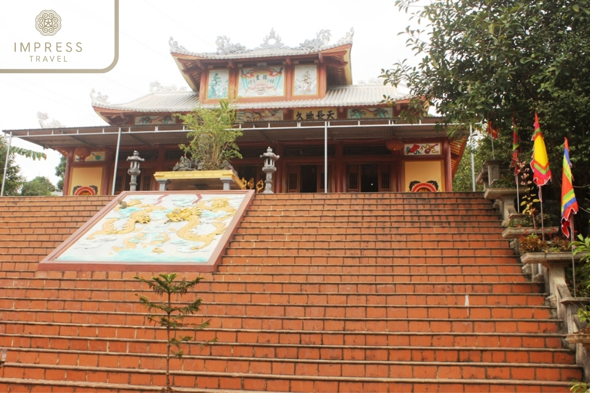 Đen Đoi Co Cau Ma in Ha Giang Tour Stopover at Heaven’s Gate