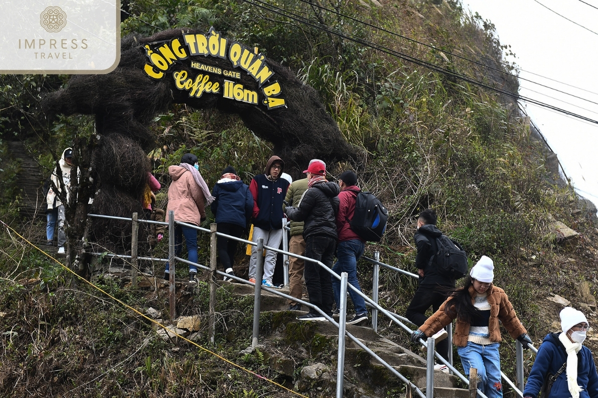 Heaven's Gate in Quan Ba