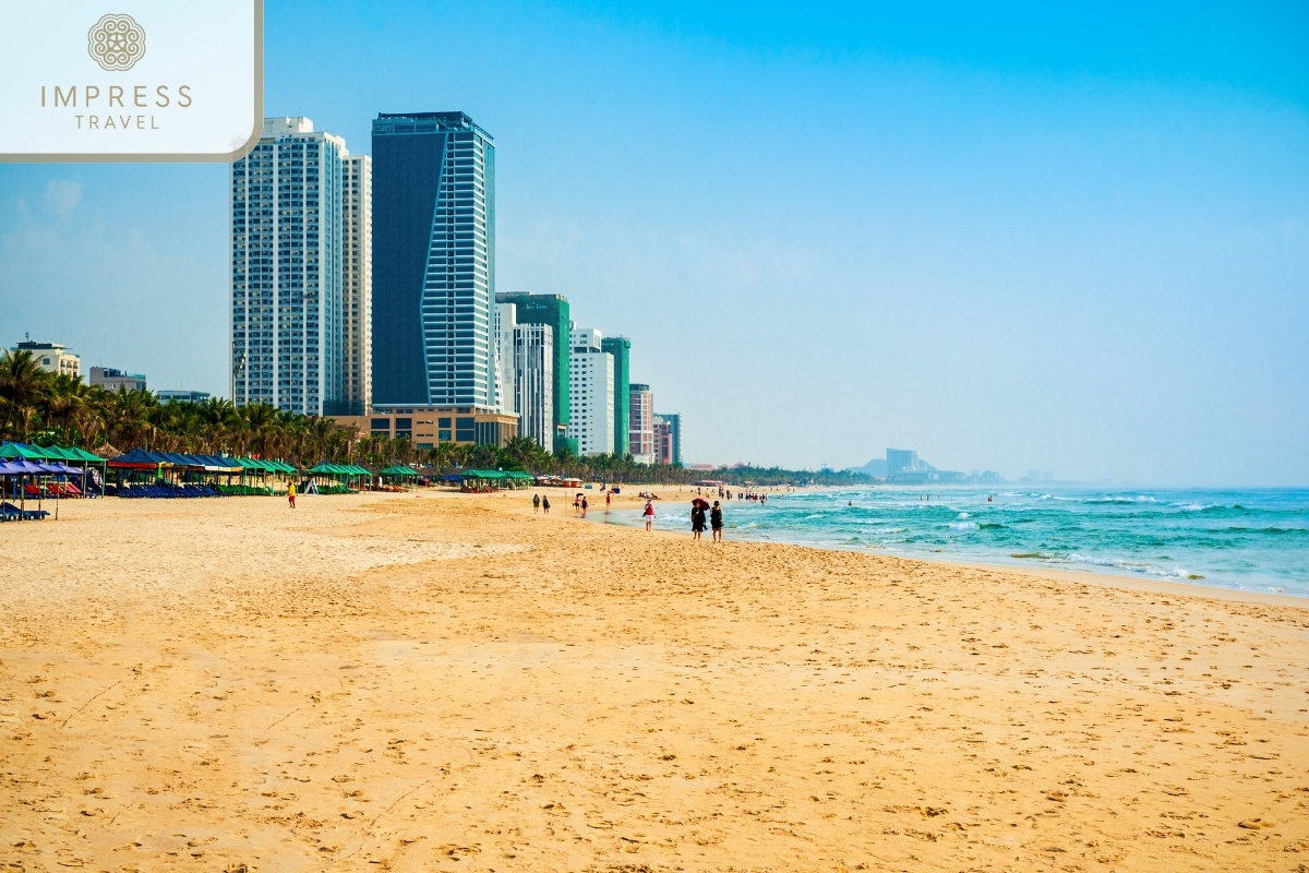 My Khe Beach in Da Nang enjoyable and relaxing on the beach