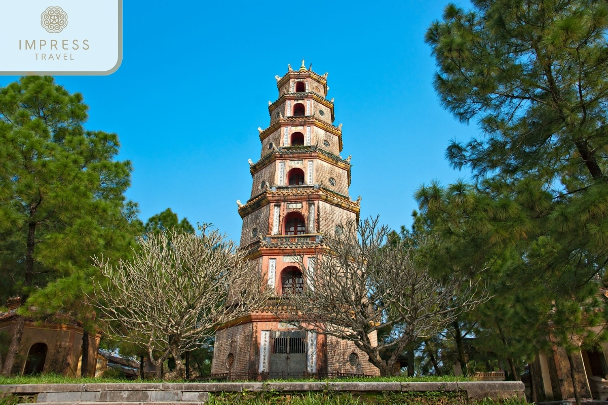 Thien Mu Pagoda in Da Nang - Hue Ancient City tour