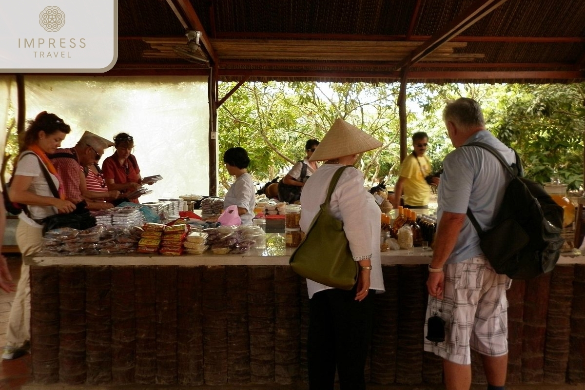 Buy souvenirs in the Mekong at My Tho and Ben Tre 