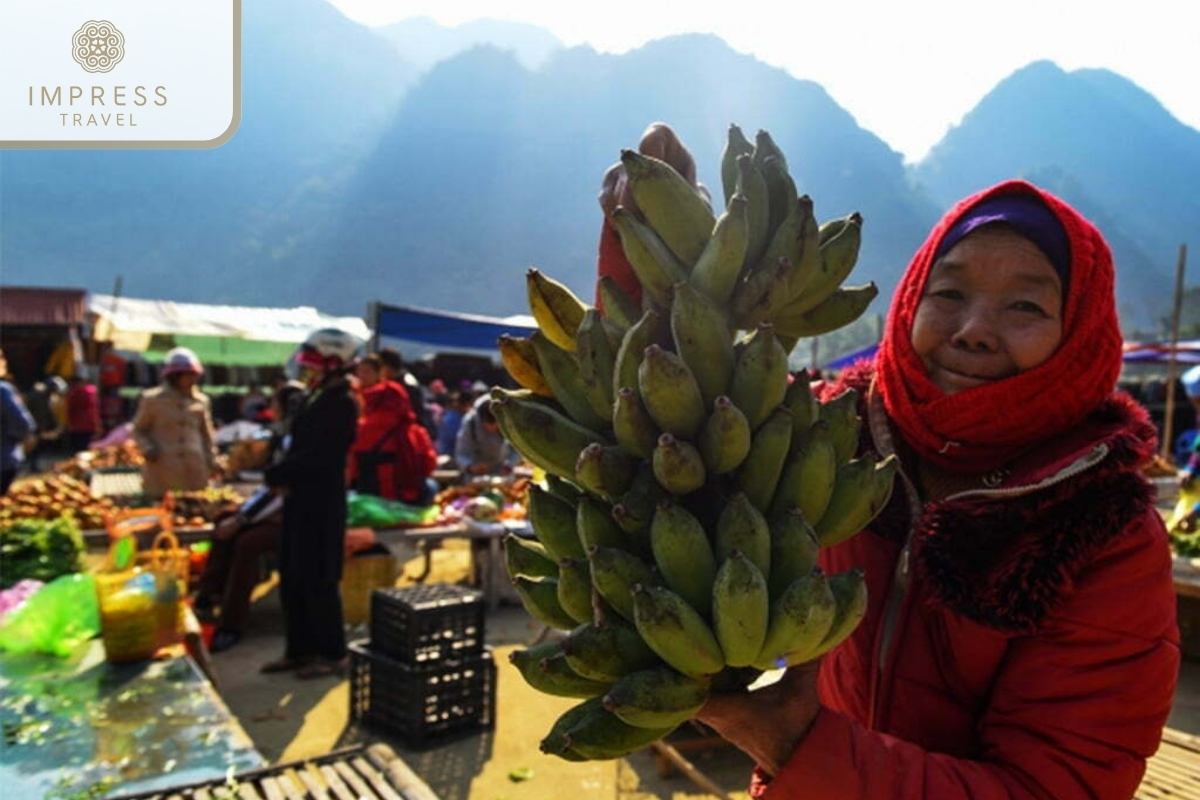 Pho Doan Market in Pho Doan Market Pu Luong Tour