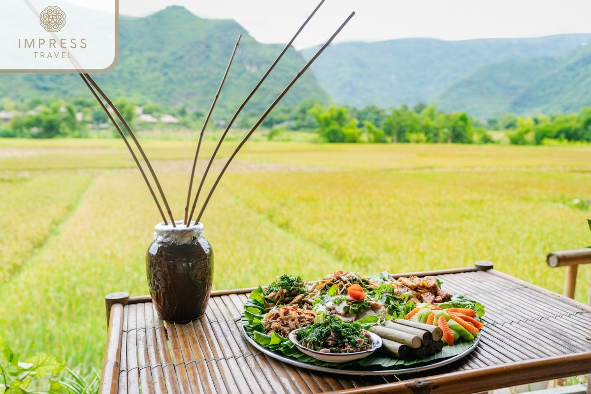 Enjoy local cuisine in Mai Chau through local cuisine