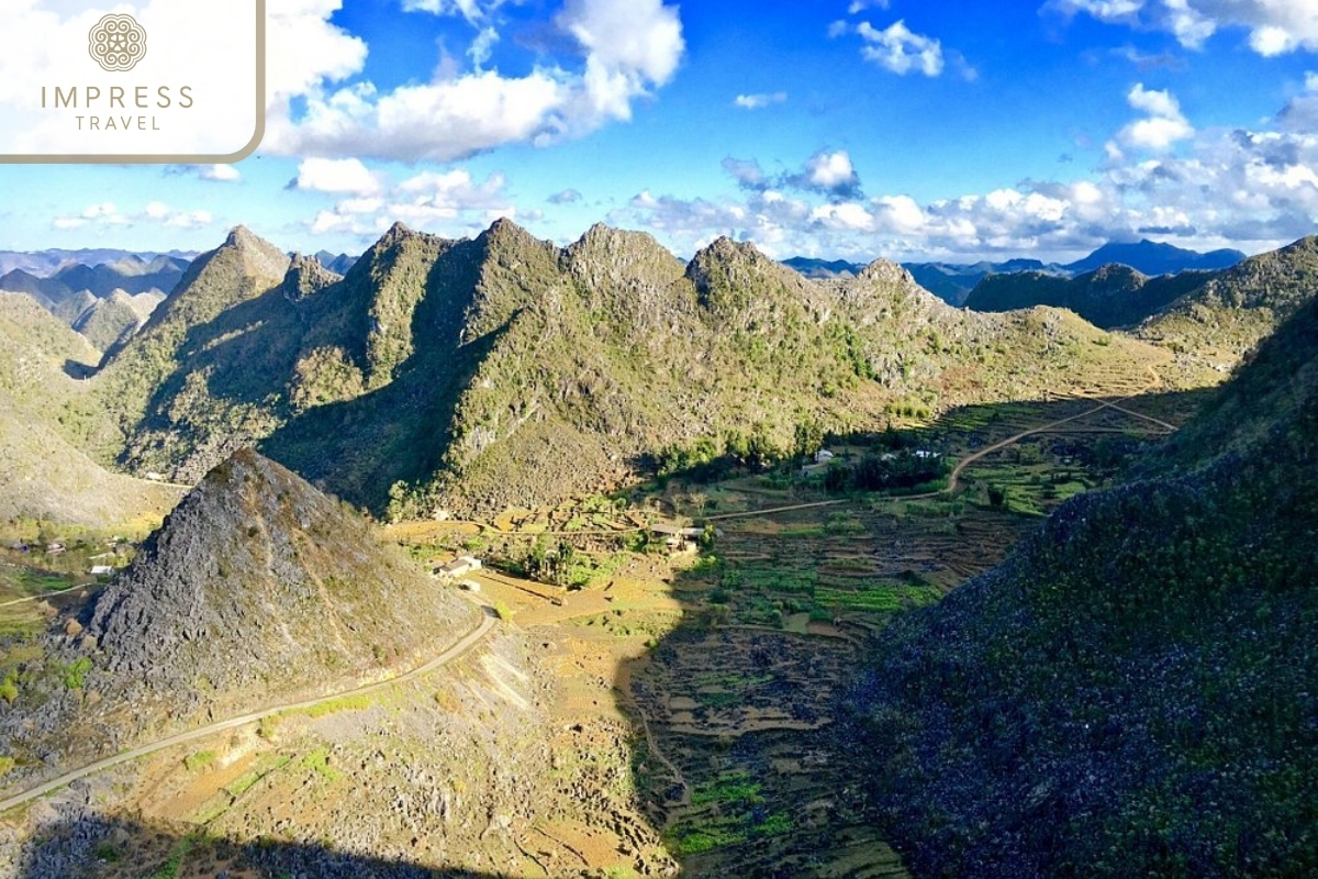 Dong Van Karst Plateau in Ma Pi Leng with a Ha Giang Tour 