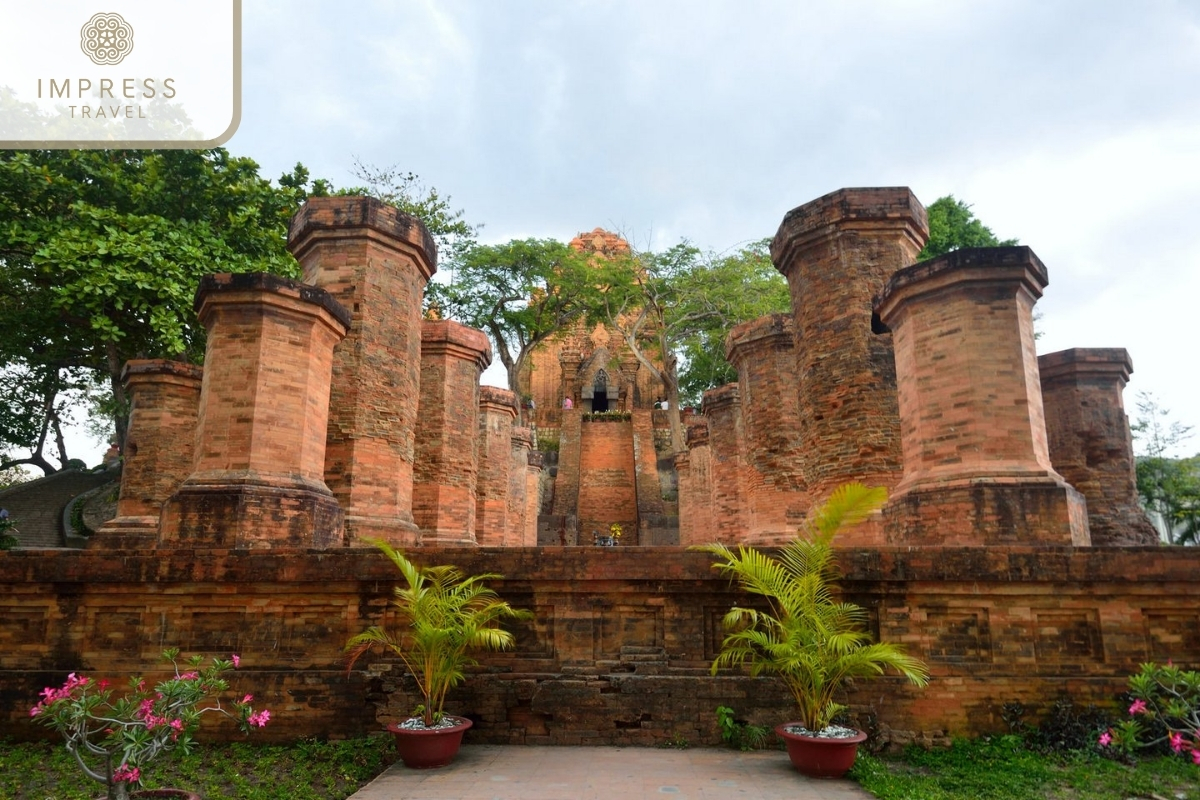 Cham Ponagar Temple in Mud Bath Tour in Nha Trang