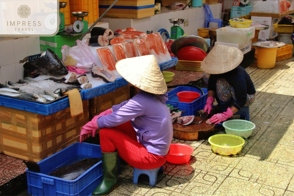 Ben Thanh Market in Cooking Class with Chef Vu in Saigon