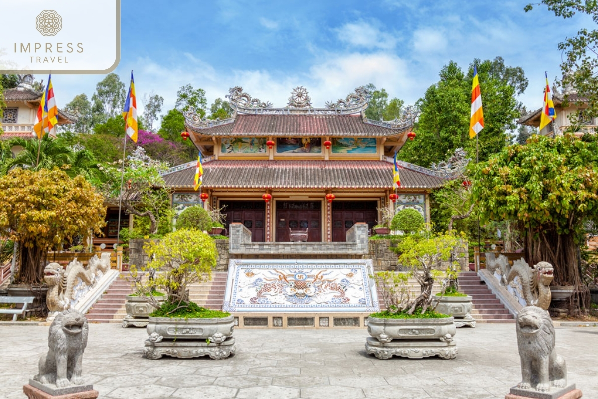 spiritual tourism at Linh Quang Pagoda