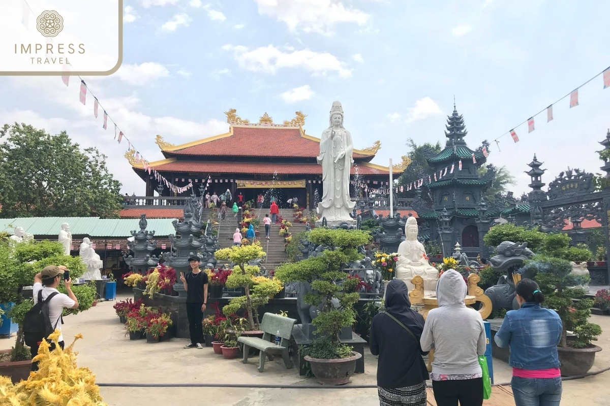 Phuoc Long Pagoda