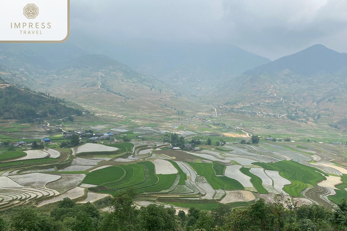 Tu Le in La Pan Tan on a Mu Cang Chai Tour.