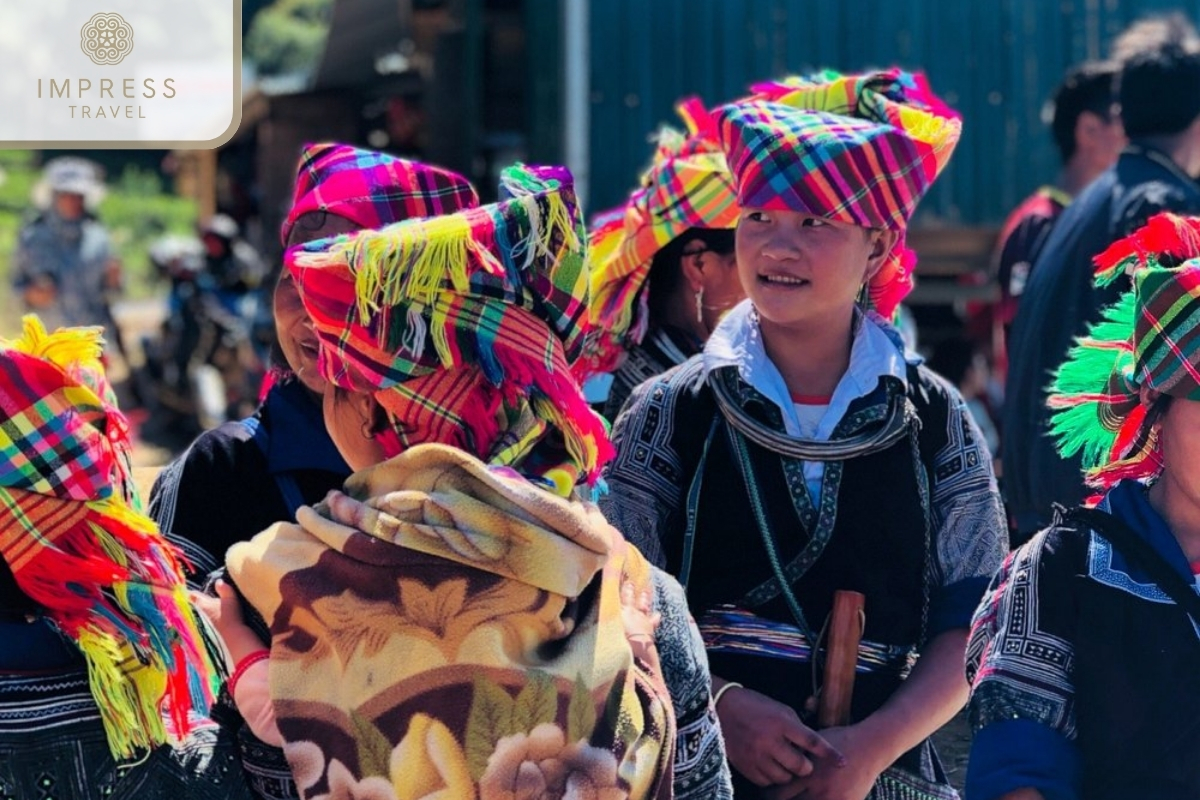 Meet the Hmong people in Trekking Trails in Mu Cang Chai Tours 