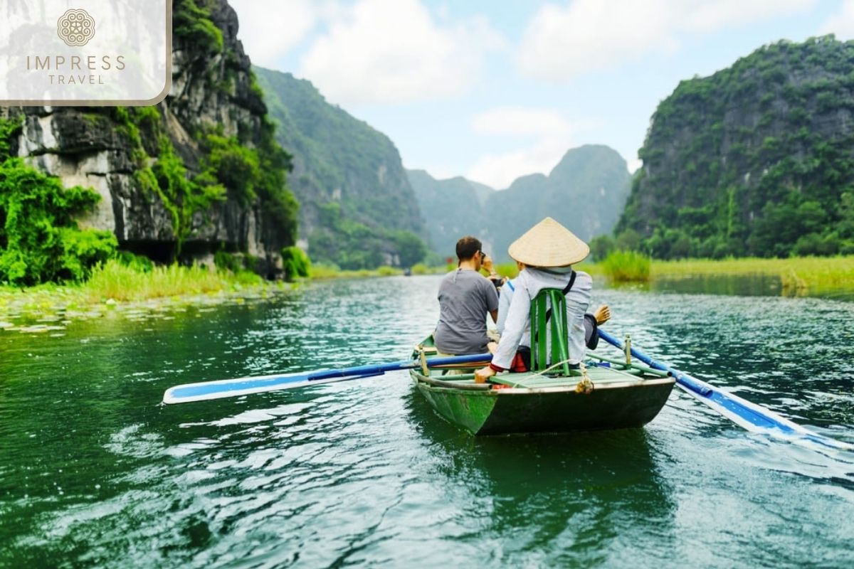 Tam Coc Boat Ride in Hiking Hang Mua Cave