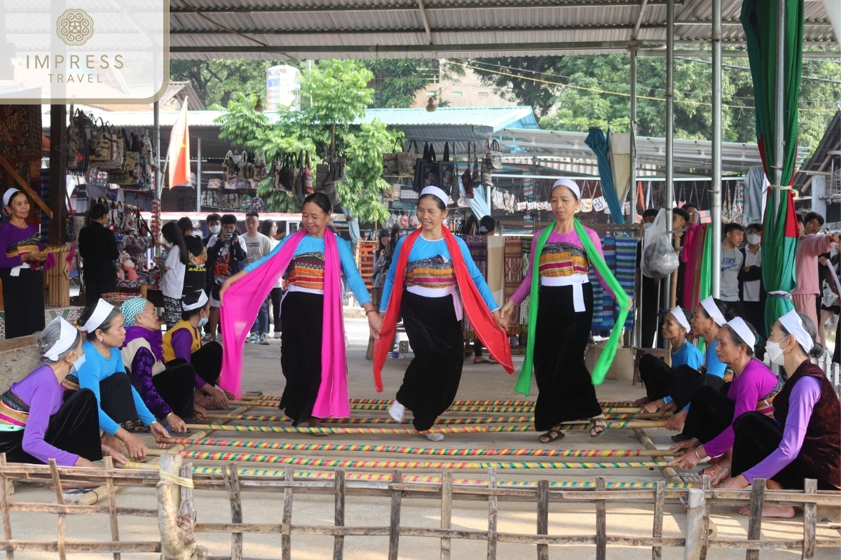 meet and chat with Thai people