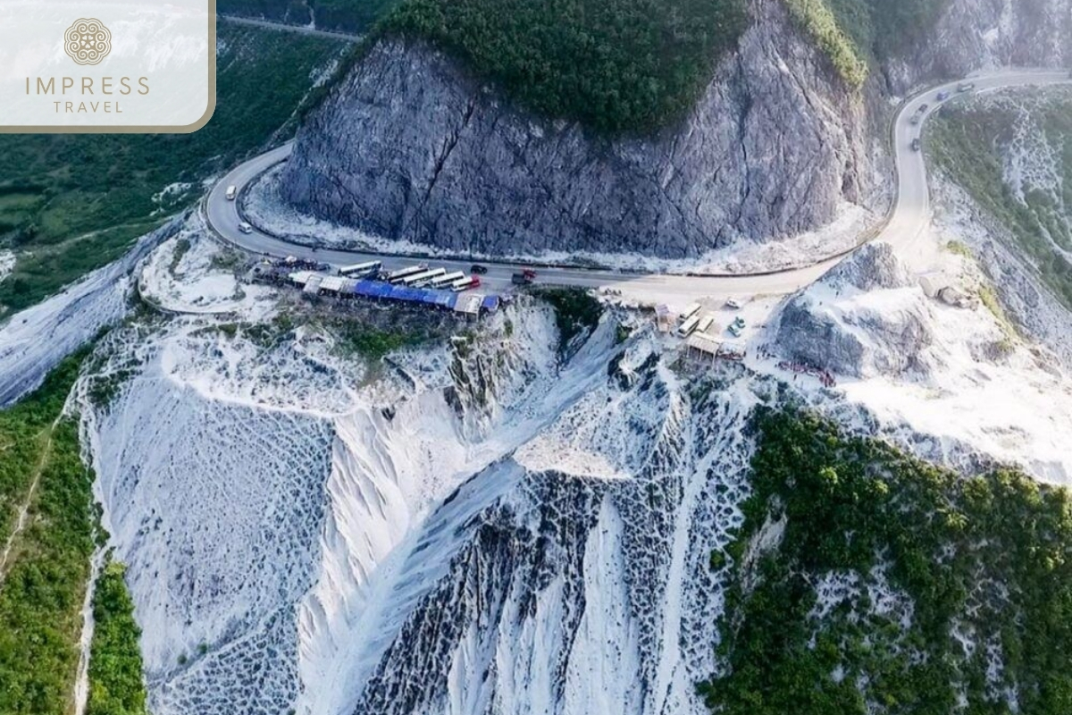 Thung Khe Pass in Mai Chau Cycling Tour