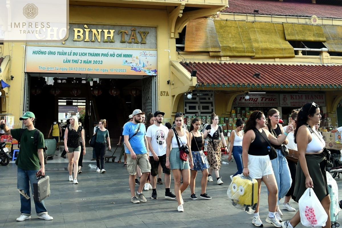 Shopping at Binh Tay Marke