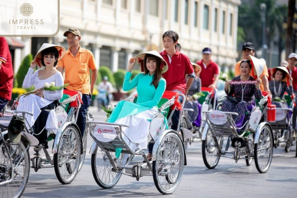 Travel by cyclo in Flexible Transportation for Saigon Tours