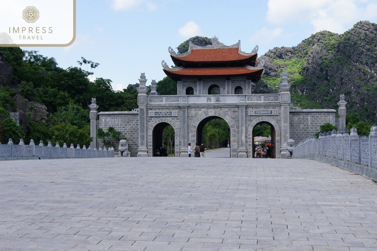 Hoa Lu Citadel in Historical Tour to Ninh Binh's Ancient Capital 