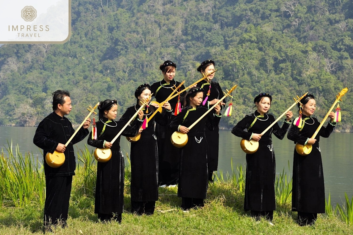 Thai national costume in Thai People through a Pu Luong Tour