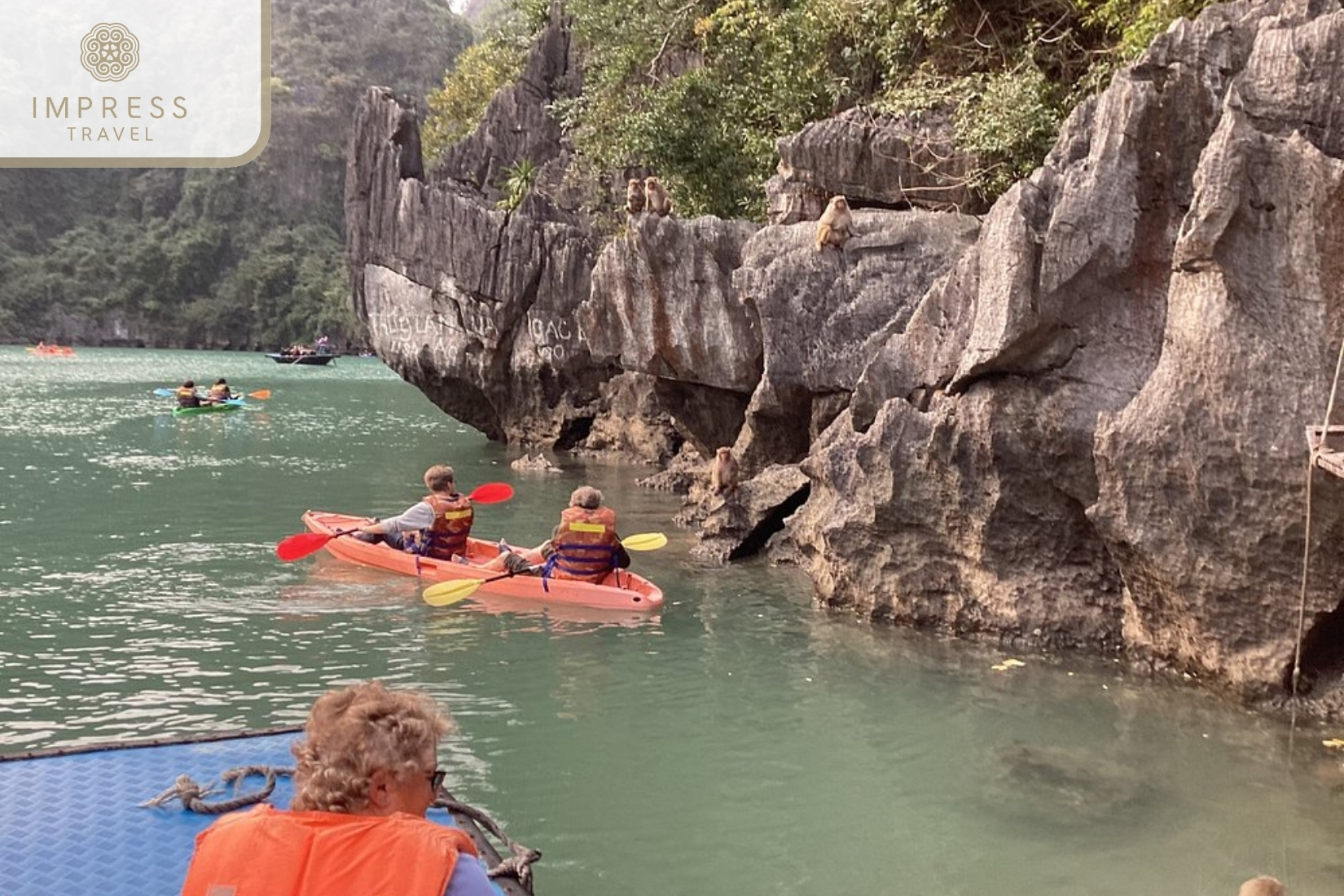 Kayaking in Sung Sot cave