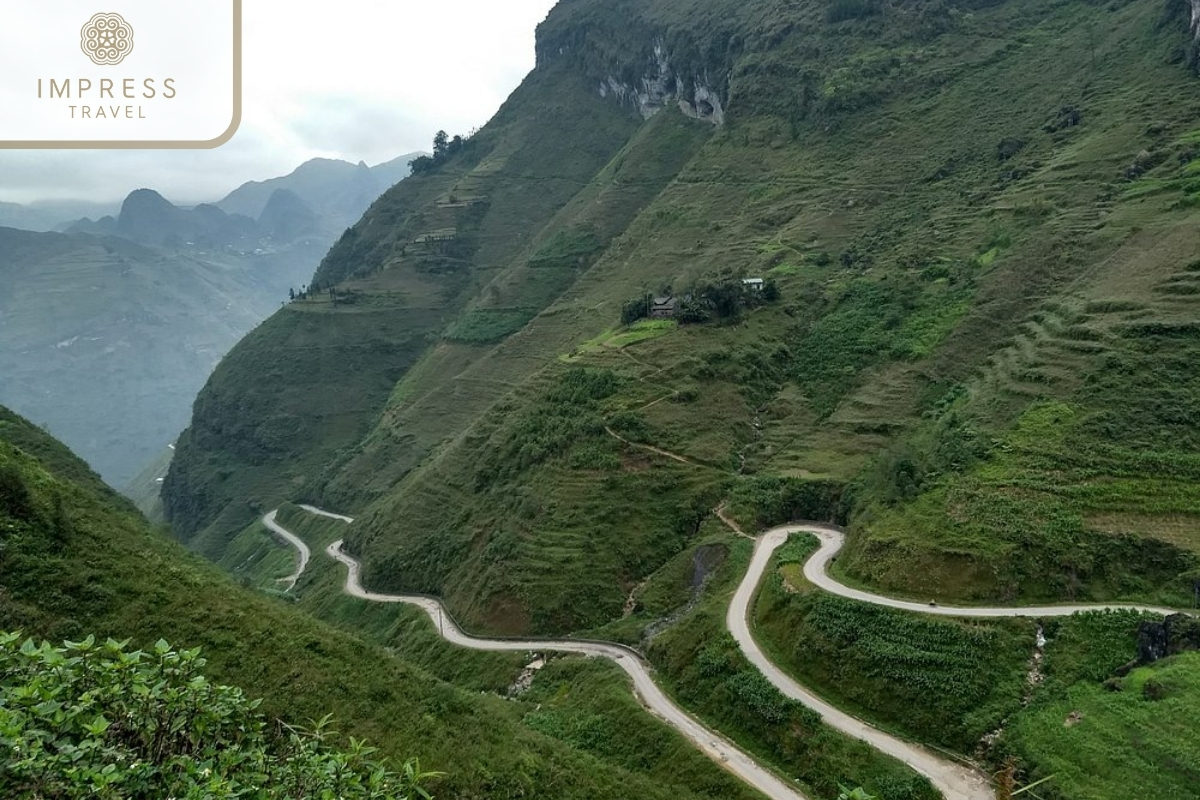 Ma Pi Leng Pass in top things to try on Ha Giang Tours