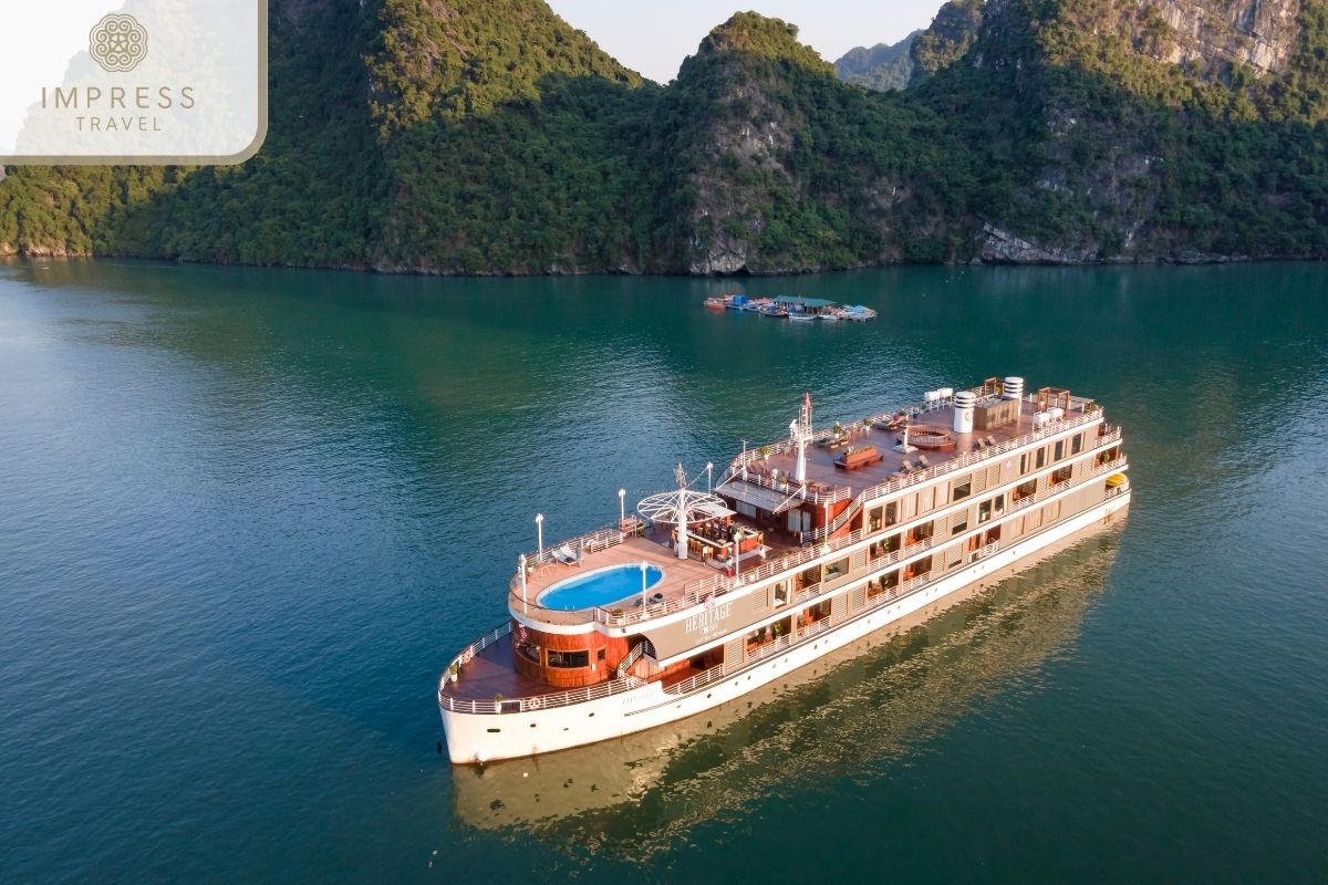 Go on a cruise in weekend journeys in Hanoi and Northern Vietnam