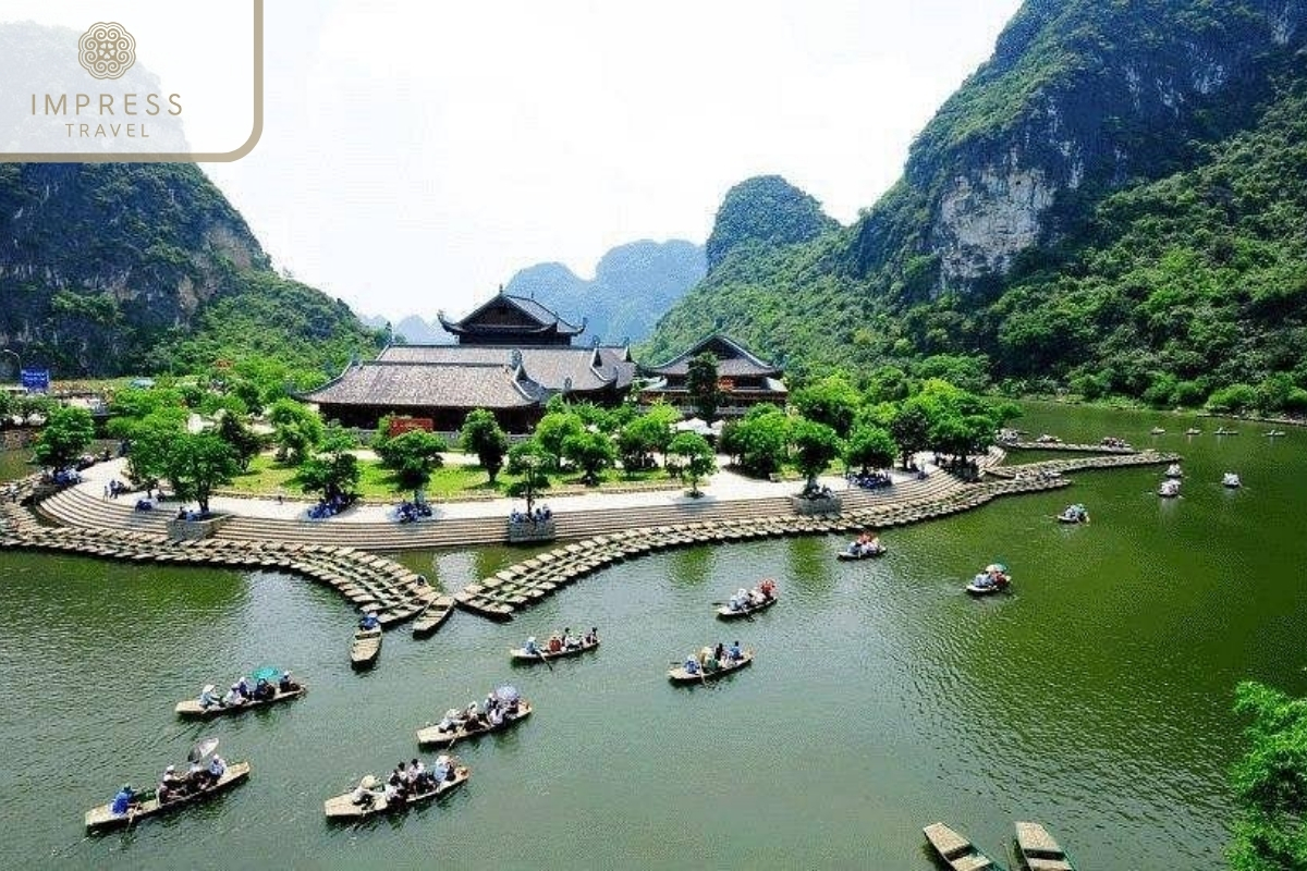 Trang An Ninh Binh in top things to try on a Ninh Binh tour