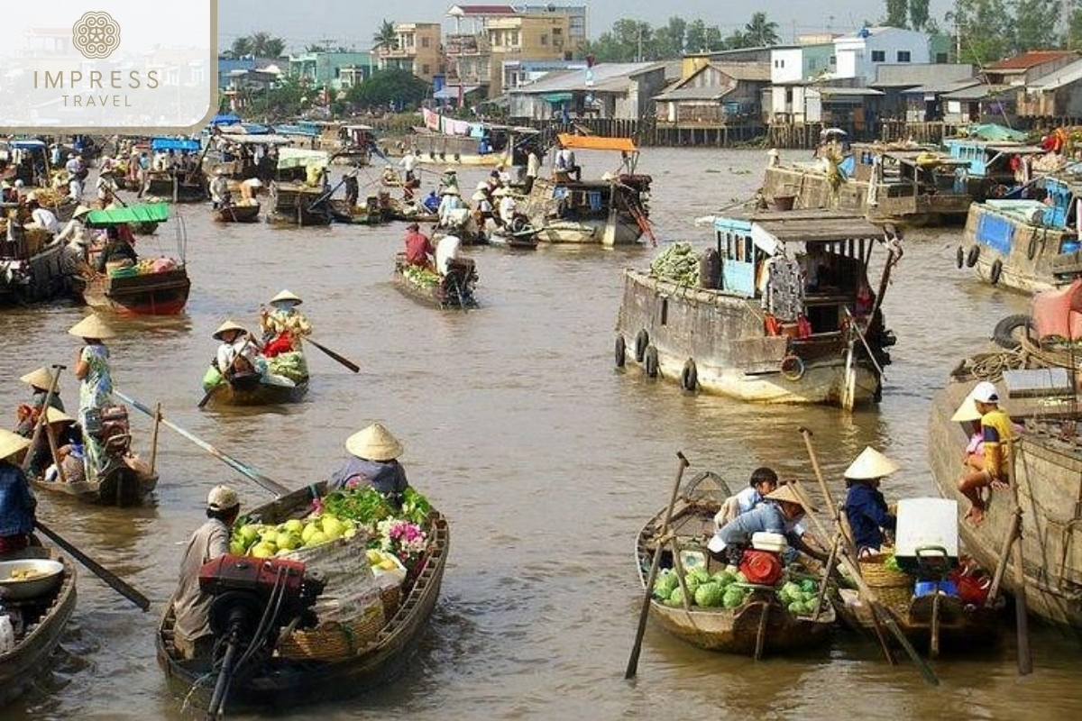 Cai Be Floating Market in Cai Be in a Day with a Small Group