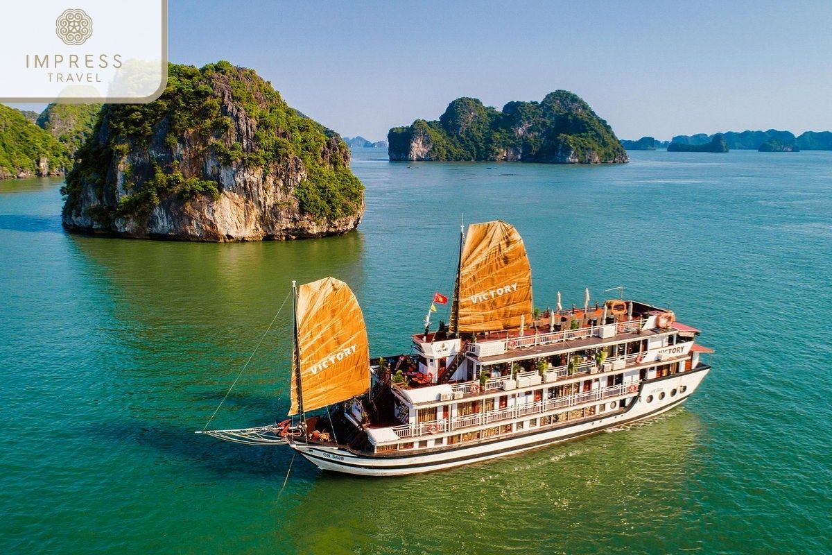 Cruise in Ha Long Bay