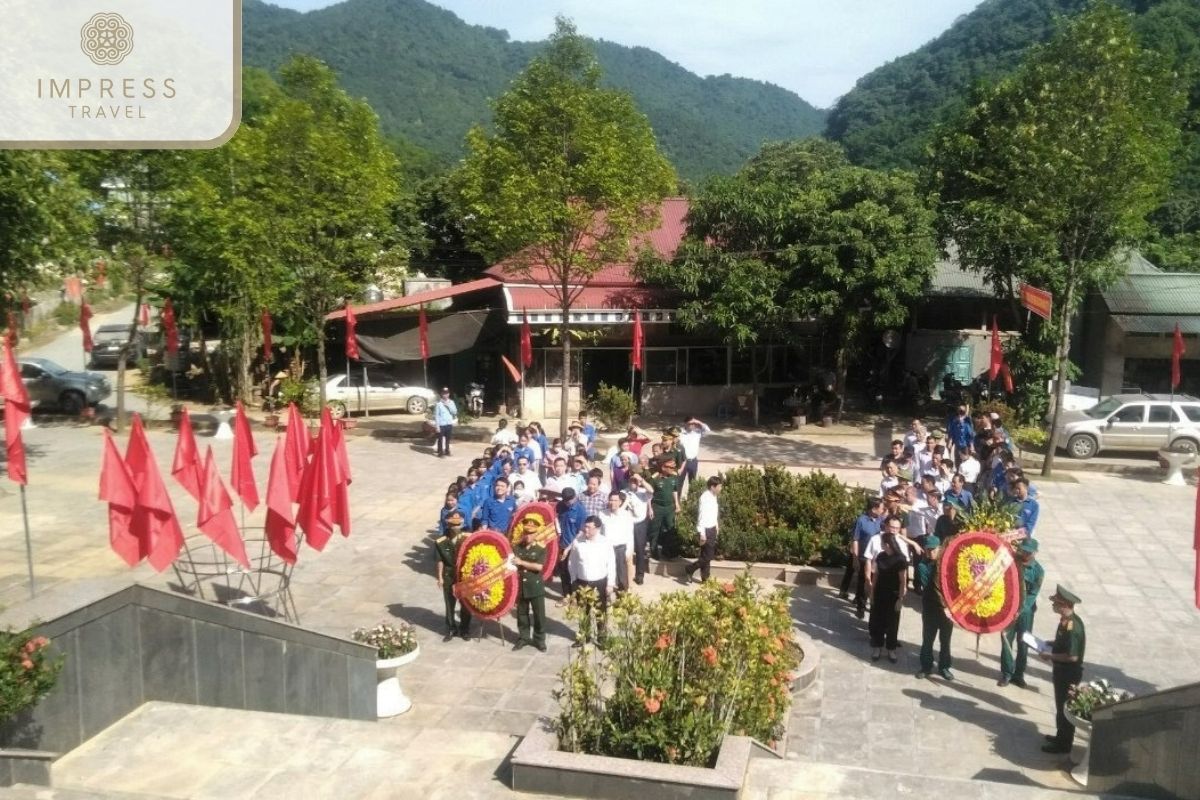 Co Phuong Grotto in Pu Luong venture tours