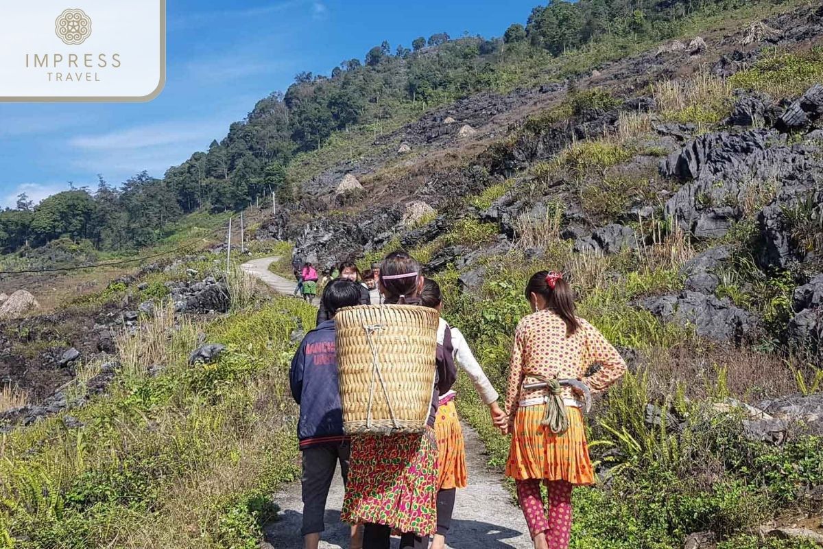 Hmong people in Ha Giang H'mong tours