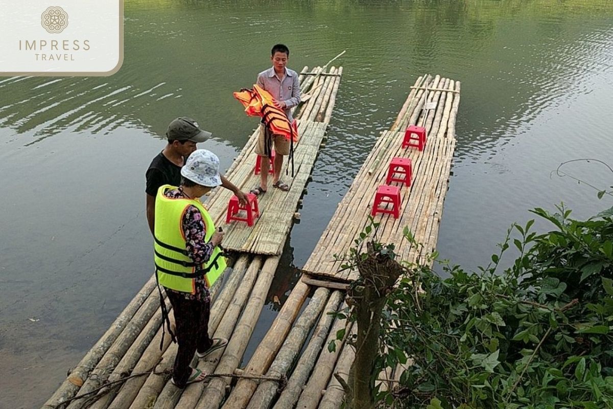 Experience bamboo rafting