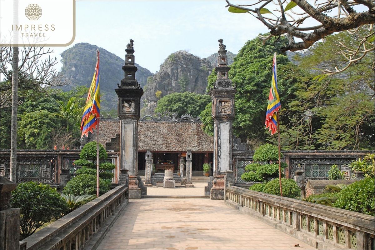 Hoa Lu Ancient Capital with Ninh Binh Tours