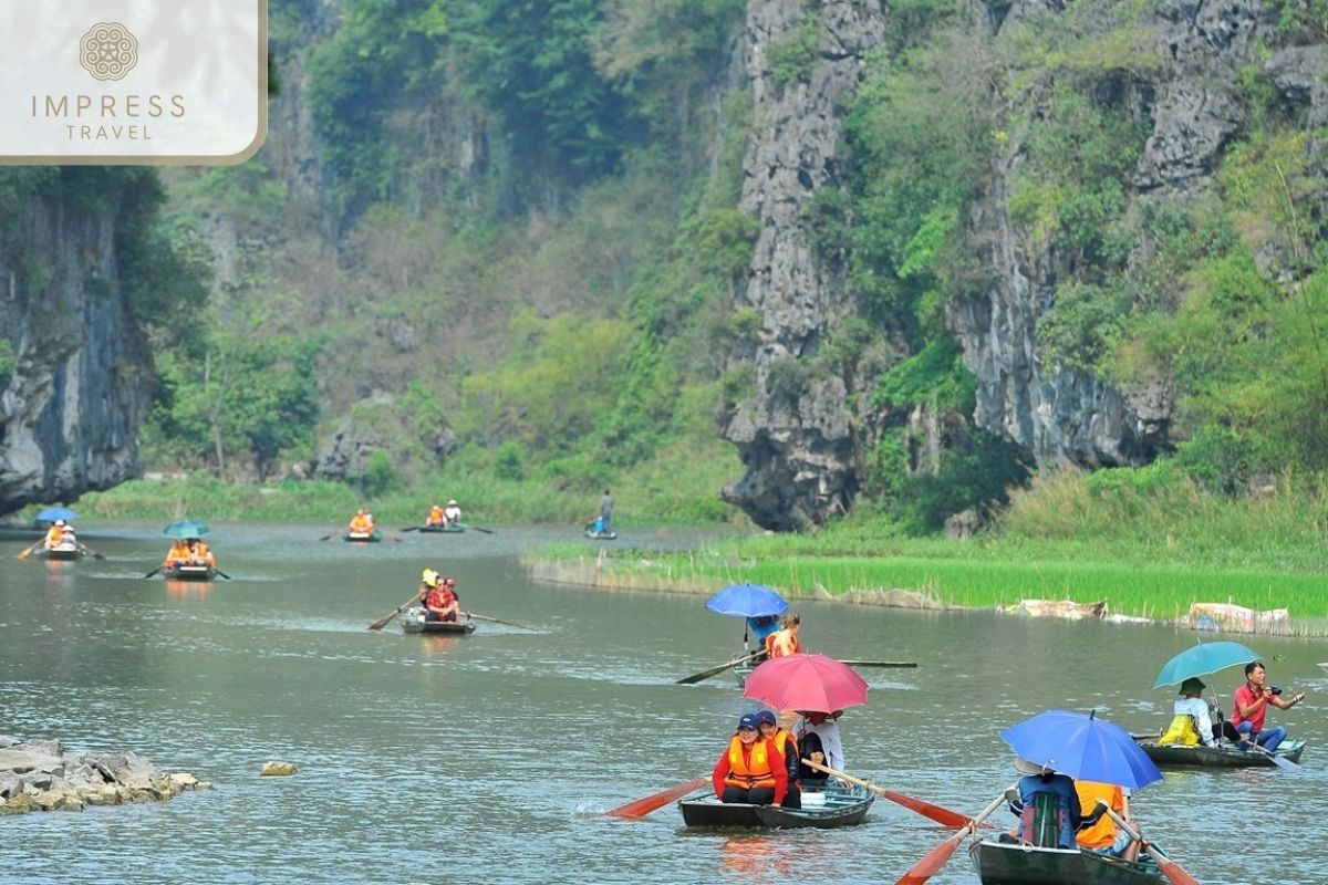 Tam Coc Boat Ride in Hoa Lu Ancient Capital with Ninh Binh Tours